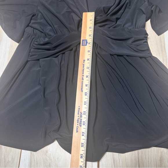 Kiyonna Top Women's Plus Size 1X Black Twist Front V Neck Stretch Made in USA - Picture 5 of 10
